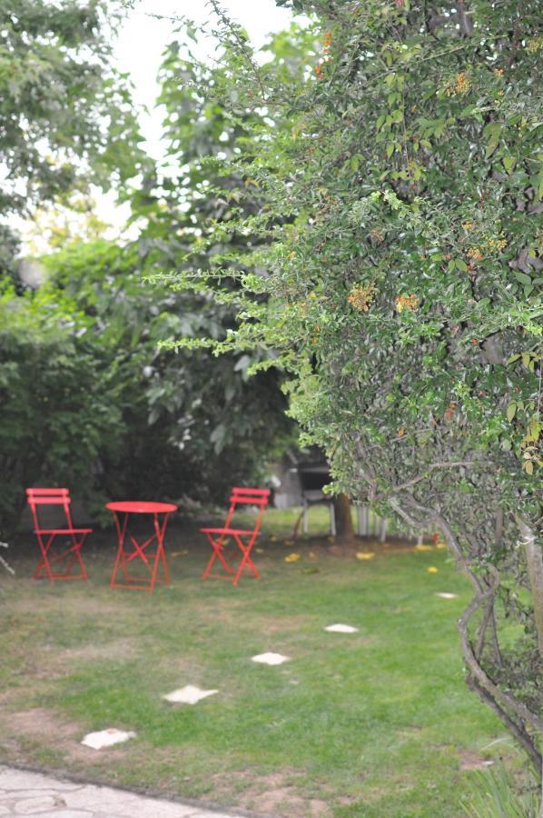 Gite:"Sur Le Chemin" Livinhac-le-Haut Bagian luar foto